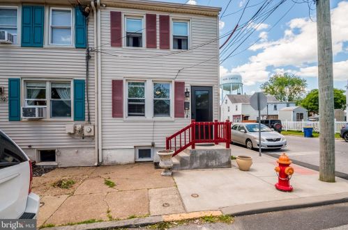 934 Young St, New Castle, DE 19720-6054