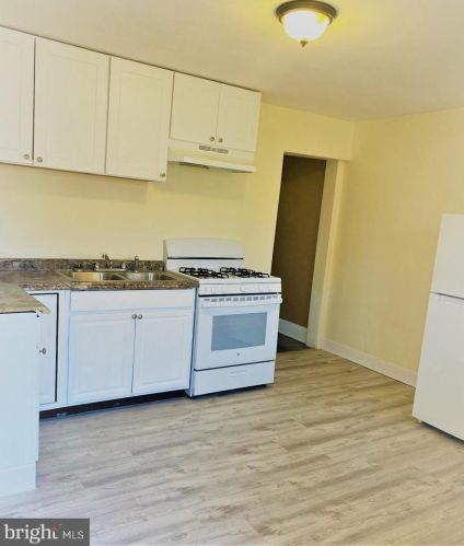 468 Stuyvesant Ave, Trenton NJ  08618-4103 exterior