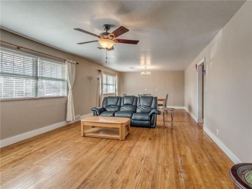 1017 Oak Dr, Yukon, OK 73099-2422