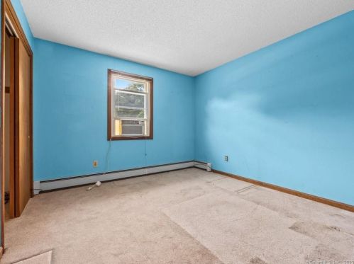 7 Lena Dr, Uncasville CT  exterior