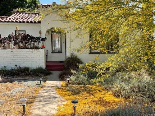 616 Harding Dr, Redlands, CA 92373-5730