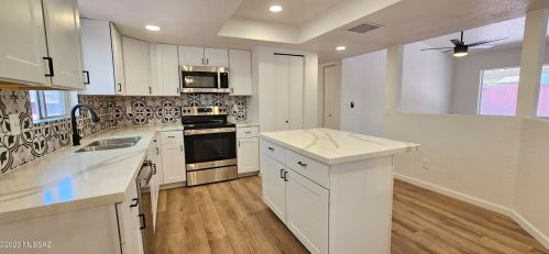 1944 Southbrooke Cir, Tucson, AZ 85705-4803