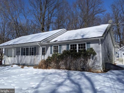 3 Trudy Trl, Charnita, PA 17320-8032