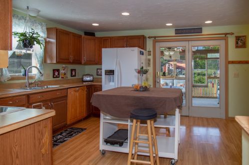 206 Lake St, Cascade, WI 53011-1602