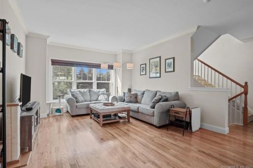 1103 Woodland Hills Dr, Bridgeport, CT 06611-6365