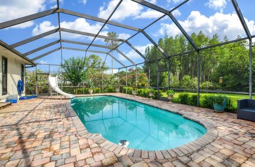 1135 Wisper Run Ct, Lutz FL  33558-5185 exterior