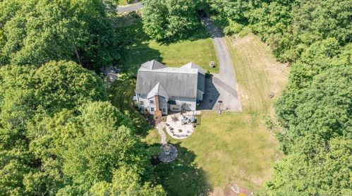 165 Long Meadow Hill Rd, Brookfield Center, CT 06804-1226