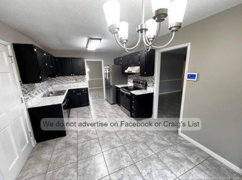 6036 Lakeway Dr, Fayetteville NC  28306-8700 exterior