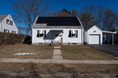 94 Beverly Dr, Bridgeport, CT 06610-1102