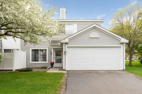 1870 Casey Trl, Saint Paul, MN 55122-2461