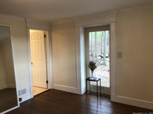 6 Powder Horn Hill Rd, Wilton CT  06897-3119 exterior