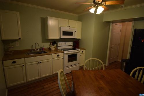 34 Woodlawn Dr, Bybee VA  22963-2732 exterior