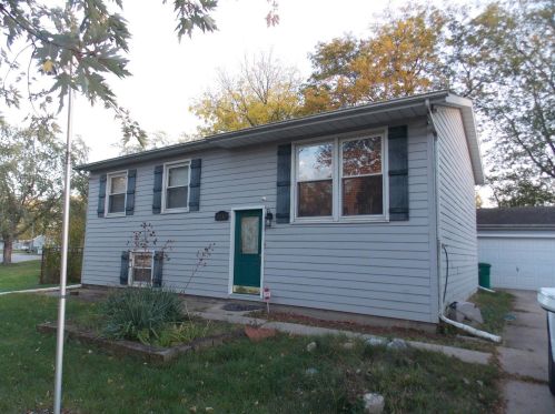 3213 76th Ln, Gary, IN 46410-4413