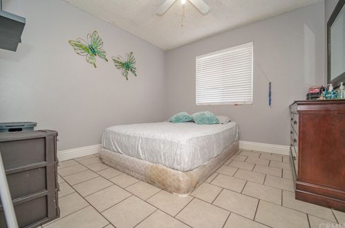 785 Award Dr, Colton CA 92324-2675 exterior