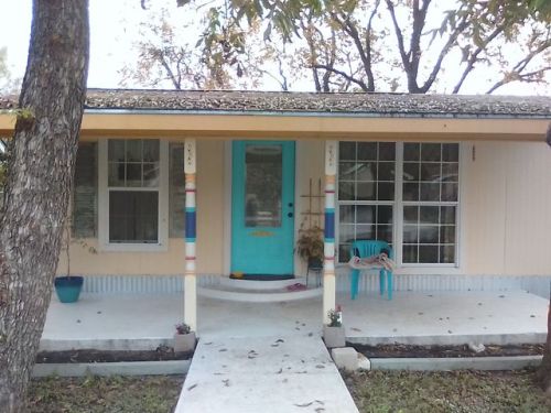 612 Nicholas St, Uvalde, TX 78801-6021