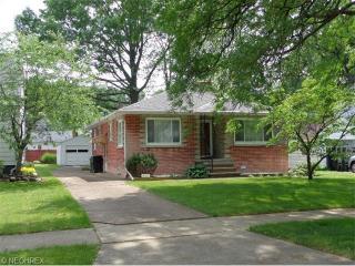 447 Oxford Ave, Elyria, OH 44035-6419