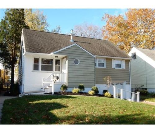 129 Pleasant Ave, Iselin NJ  08830-2314 exterior