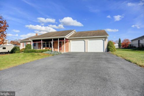 208 Colonial Dr, Lees Cross Roads, PA 17257-8213