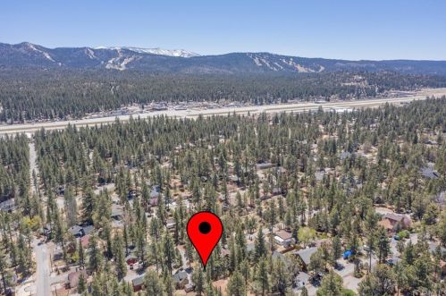 355 Cinderella Dr, Big Bear City CA  92314-9798 exterior