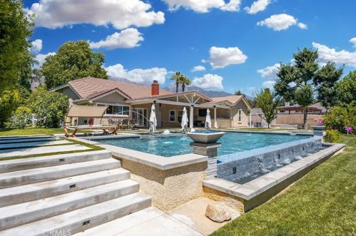 360 Paxton Ct, Upland CA 91784-1373 exterior