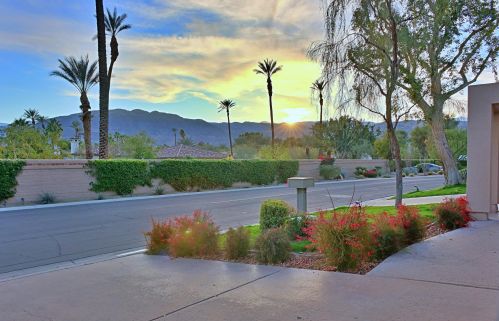 84 Lake Shore Dr, Rancho Mirage CA  92270-4054 exterior