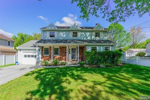 650 John St, Teaneck, NJ 07666-5330