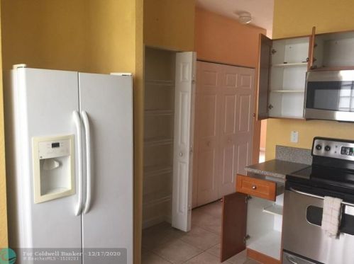 1419 Red Apple Ln, West Palm Beach, FL 33415-4453