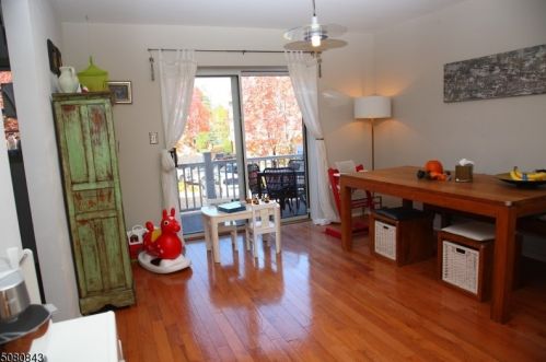 17 Castle Dr, Berkeley Heights NJ  07922-1537 exterior
