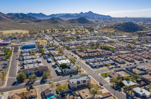 1102 Cheryl Dr, Phoenix AZ 85028-4436 exterior