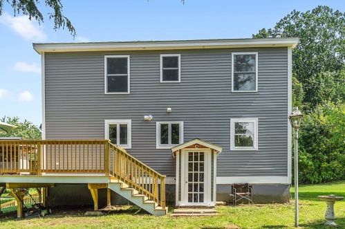 1 James St, Derry NH  03038-4525 exterior