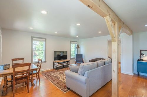 21 Railroad St, Kent CT  06757-1506 exterior