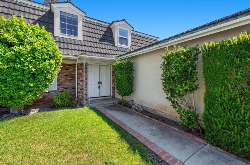 7389 Turnford Dr, San Diego, CA 92119-1431
