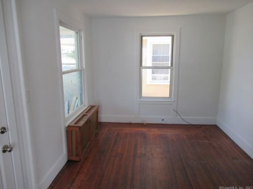 68 Raymond St, United States Coast Guard Ac CT  06320-3816 exterior