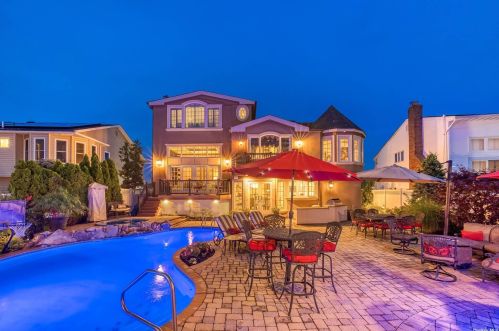 2844 Lee Pl, North Bellmore, NY 11710-5030