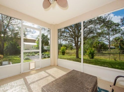 8425 102 Ct, Vero Beach FL  32967-3282 exterior