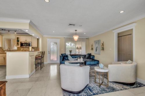 663 Lindell Blvd, Delray Beach FL  33444-1949 exterior