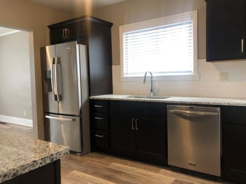 90 Wick Ave, Hermitage, PA 16148-1811