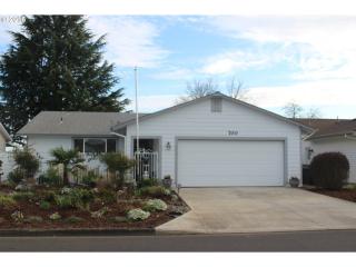 700 Clackamas Cir, Woodburn, OR 97071-4414