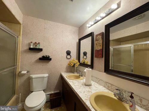 714 Pomona Rd, Riverton NJ 08077-4233 exterior