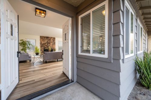 638 Cortez Ave, Vista CA  92084-3728 exterior