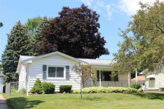 700 Highview Dr, Clinton, IA 52732-4841