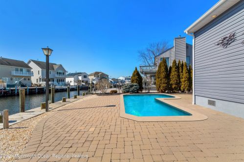 127 Jib Cir, Bricktown, NJ 08723-6718