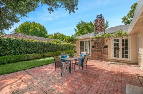 1657 Edgewood Dr, Palo Alto CA  94303-2821 exterior