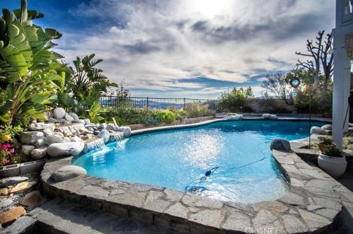 27758 Ron Ridge Dr, Santa Clarita, CA 91350-4334