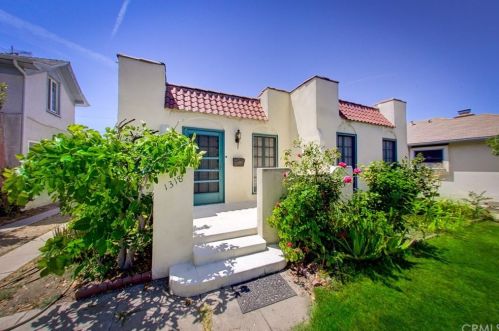 1319 Carlton Dr, Glendale, CA 91205-1420