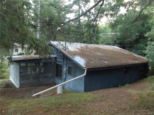 29684 Spencer Dr, Chaumont, NY 13622-2225