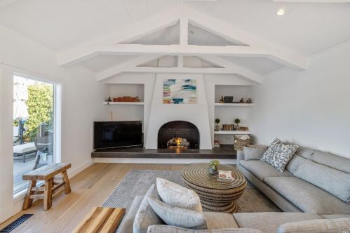 221 Martinique Ave, Tiburon CA  94920-1044 exterior