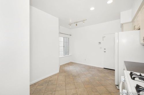 13402 Tiverton Rd, San Diego CA  92130-1021 exterior