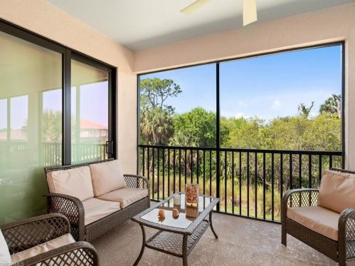 1642 Oceania Dr, Naples, FL 34113