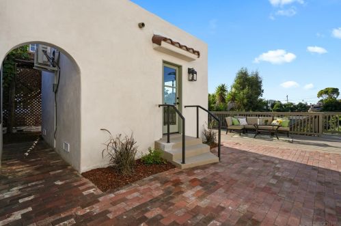 2824 Chatsworth Blvd, San Diego CA  92106-1462 exterior